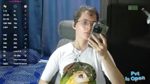 Snapshot of david_colombian chatting on 07-09-26, 12:58 ProgrammerBoy online show from 07-09-26, 12:58