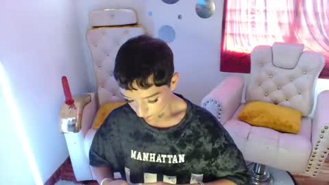 Snapshot of david_fox01 chatting on 02-22-26, 07:01 David Fox online show from 02-22-26, 07:01