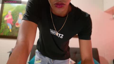 Snapshot of david_hot44 chatting on 10-18-25, 09:15 david_hot44 online show from 10-18-25, 09:15