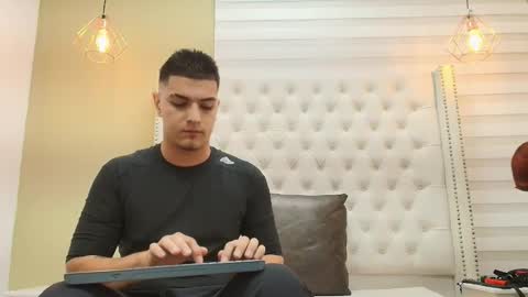 Snapshot of david_victoriaa chatting on 11-15-25, 03:59 david_victoriaa online show from 11-15-25, 03:59