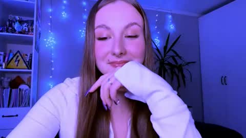 Snapshot of davidagraver chatting on 03-10-26, 05:29 Sally online show from 03-10-26, 05:29