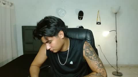 Snapshot of davidbless chatting on 06-19-26, 02:49 David Bless online show from 06-19-26, 02:49