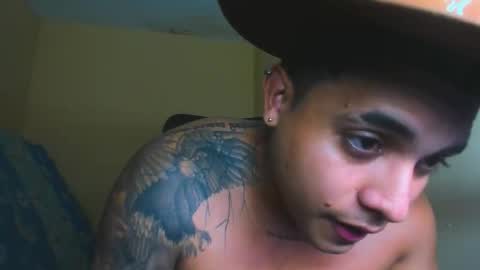 Snapshot of davidlenonn_ chatting on 11-26-25, 07:42 Lennon online show from 11-26-25, 07:42