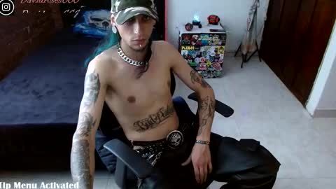 Snapshot of davidroses420 chatting on 11-22-25, 05:45 online show from 11-22-25, 05:45