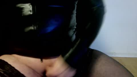 Snapshot of davidsecretgames chatting on 03-18-26, 08:56 davidsecretgames online show from 03-18-26, 08:56