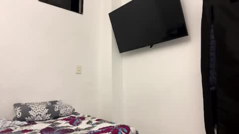 Snapshot of davidsmile28 chatting on 11-25-25, 02:55 davidsmile28 online show from 11-25-25, 02:55