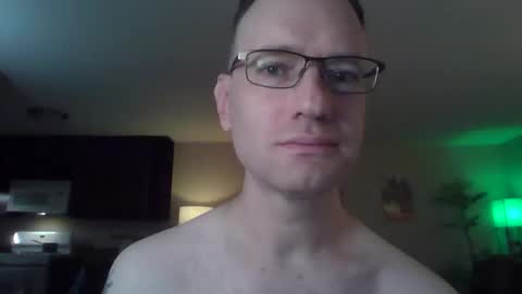 Snapshot of davidwilcox1982 chatting on 12-17-25, 03:23 Dave online show from 12-17-25, 03:23