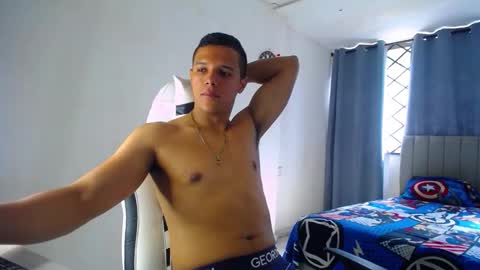 Snapshot of davisito7 chatting on 12-22-25, 06:38 David Angel online show from 12-22-25, 06:38