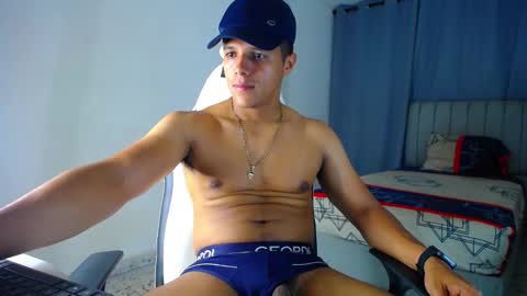 Snapshot of davisito7 chatting on 02-13-26, 04:08 David Angel online show from 02-13-26, 04:08