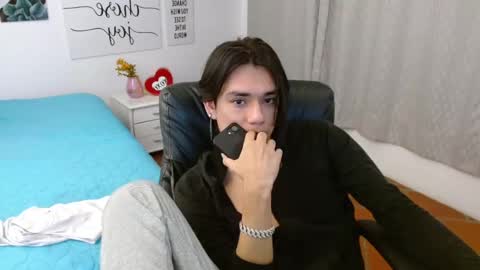 Snapshot of davoxer chatting on 09-10-25, 03:50 davoxer online show from 09-10-25, 03:50