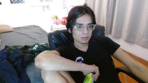 Snapshot of davoxer chatting on 09-24-25, 02:37 davoxer online show from 09-24-25, 02:37