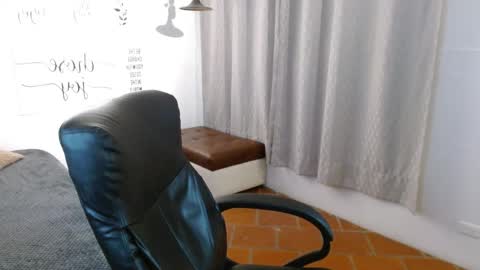 Snapshot of davoxer chatting on 10-01-25, 03:01 davoxer online show from 10-01-25, 03:01