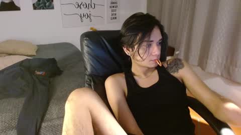 Snapshot of davoxer chatting on 10-15-25, 03:06 davoxer online show from 10-15-25, 03:06