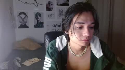 Snapshot of davoxer chatting on 10-19-25, 03:51 davoxer online show from 10-19-25, 03:51