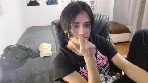 Snapshot of davoxer chatting on 10-24-25, 03:14 davoxer online show from 10-24-25, 03:14