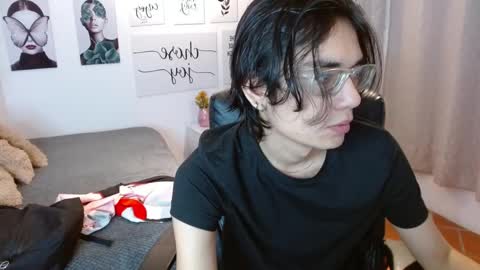 Snapshot of davoxer chatting on 10-26-25, 03:12 davoxer online show from 10-26-25, 03:12