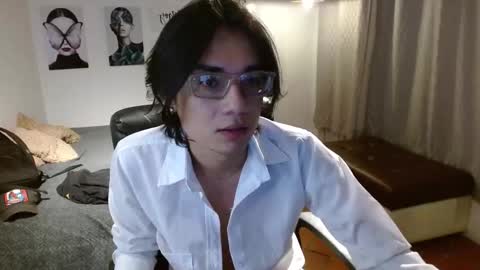 Snapshot of davoxer chatting on 11-18-25, 03:01 davoxer online show from 11-18-25, 03:01