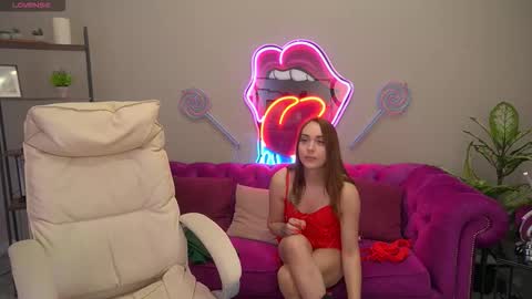 Snapshot of dawngwin chatting on 03-12-26, 06:52 DawnGwin Sasha online show from 03-12-26, 06:52