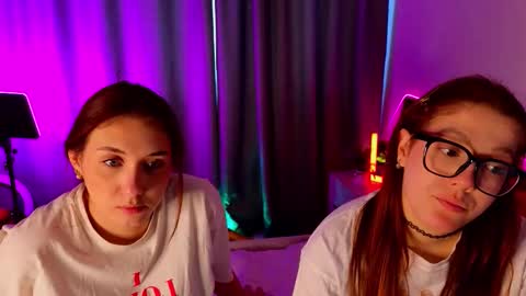 Snapshot of dawnreeves chatting on 01-12-26, 10:42 dawnreeves online show from 01-12-26, 10:42