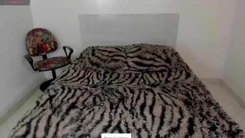 I am Dayanna  tecca online show from 11-25-25, 10:10