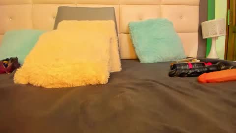 Snapshot of dayannabronx chatting on 09-15-25, 10:32 DayannaBronx online show from 09-15-25, 10:32