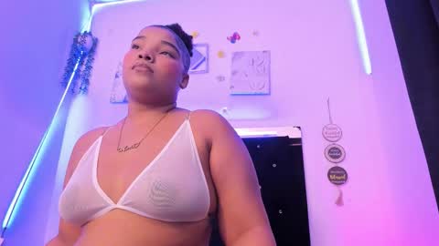 Snapshot of dayanroux chatting on 10-20-25, 12:27 dayanroux online show from 10-20-25, 12:27