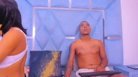 Snapshot of daylesandharry chatting on 10-19-25, 12:39 daylesandharry online show from 10-19-25, 12:39