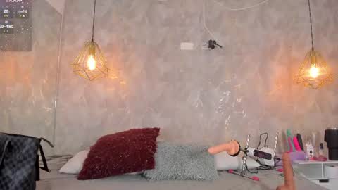 Snapshot of dayra_angels chatting on 06-17-26, 04:30 DAYRA ANGELS online show from 06-17-26, 04:30