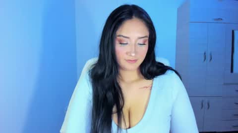 Snapshot of daysi_glow chatting on 04-23-26, 01:07 online show from 04-23-26, 01:07