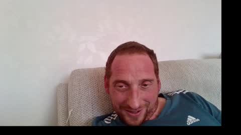 Snapshot of dazza2574 chatting on 10-25-25, 02:56 dazza2574 online show from 10-25-25, 02:56