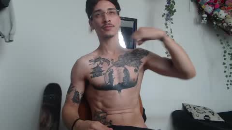 Snapshot of dazzayyy chatting on 05-31-26, 03:41 dazzayy online show from 05-31-26, 03:41