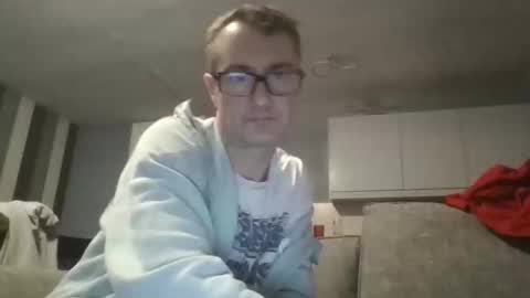 Snapshot of dazzill chatting on 11-19-25, 03:34 Dazzill online show from 11-19-25, 03:34