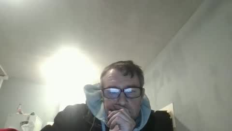 Snapshot of dazzill chatting on 12-20-25, 07:21 Dazzill online show from 12-20-25, 07:21