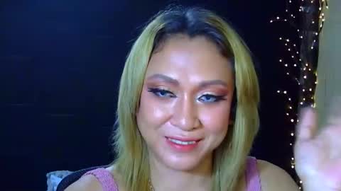 Snapshot of dazzlinglady44 chatting on 06-03-26, 02:33 stephaniechim online show from 06-03-26, 02:33