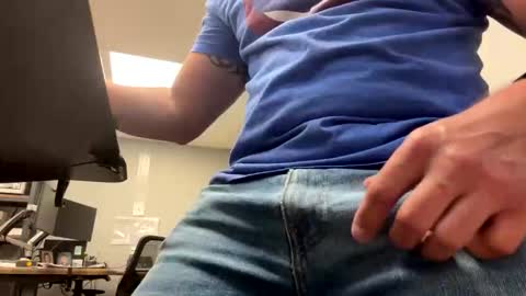 Snapshot of dblum75 chatting on 04-27-26, 10:35 dblum75 online show from 04-27-26, 10:35