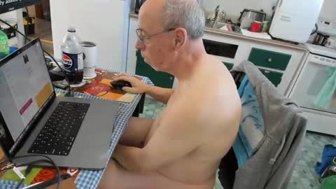 Snapshot of dbpit65 chatting on 12-27-24, 05:16 Daniel online show from 12-27-24, 05:16