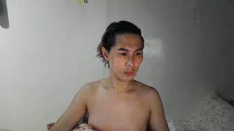 Snapshot of ddemorito10 chatting on 11-19-25, 02:00 Targanyen13 online show from 11-19-25, 02:00