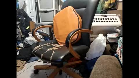 Snapshot of deadbirdink8o8 chatting on 12-20-25, 08:32 deadbirdink8o8 online show from 12-20-25, 08:32