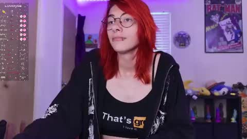 Snapshot of deadratsoup chatting on 06-19-26, 03:27 Rat online show from 06-19-26, 03:27