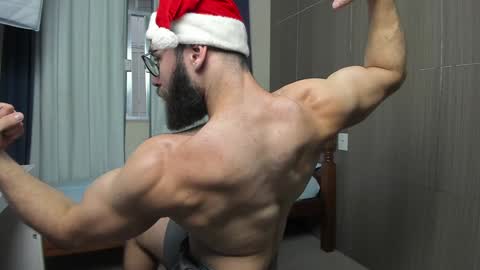 Snapshot of deanlek chatting on 12-12-24, 08:53 Dean online show from 12-12-24, 08:53