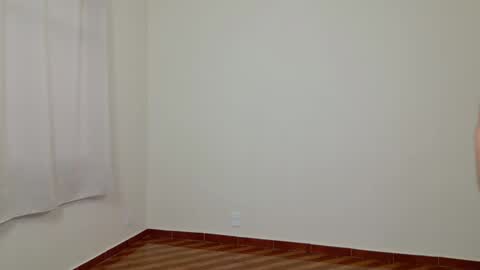 Snapshot of deanlek chatting on 10-06-25, 08:39 Dean online show from 10-06-25, 08:39