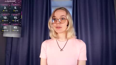 Charlie 18yo online show from 11-06-25, 05:41