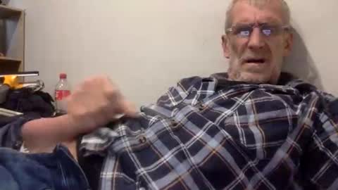 deanofflove221000 online show from 04-02-26, 08:12