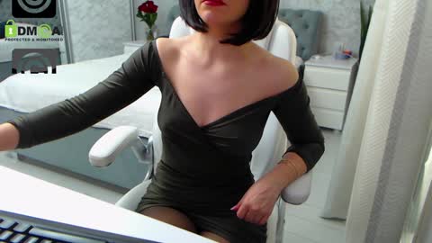 Snapshot of dear_ellisse chatting on 01-07-25, 10:22 Elly online show from 01-07-25, 10:22