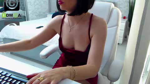 Snapshot of dear_ellisse chatting on 02-17-25, 10:07 Elly online show from 02-17-25, 10:07