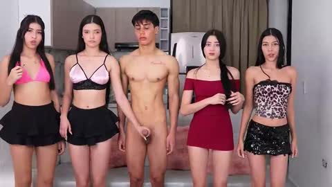 Snapshot of dears_pearlss chatting on 03-13-26, 03:13 Hannah - Annie - Alisson online show from 03-13-26, 03:13