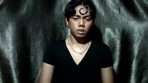 Snapshot of debbie_queen chatting on 12-17-25, 02:01 debbie_queen online show from 12-17-25, 02:01