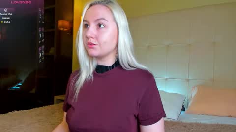 Debbie Mon Tue Fri Sun Sat GMT 3 1000am - 0400pm  online show from 03-26-26, 05:29