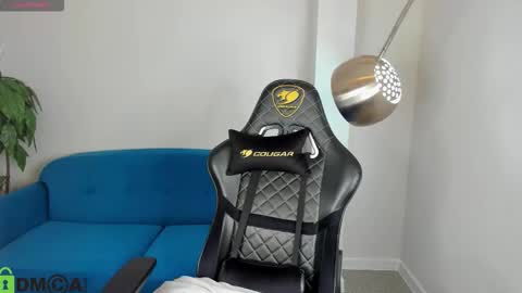 Snapshot of debbie_wools chatting on 12-04-25, 10:51 Jennifer online show from 12-04-25, 10:51