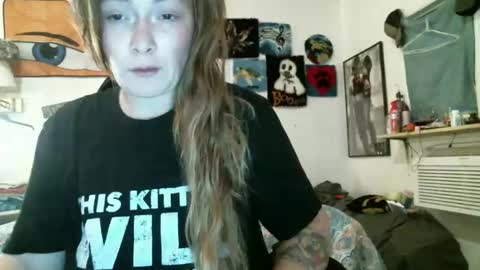 DEBBIE online show from 11-02-25, 01:41